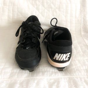 Nike softball cleats